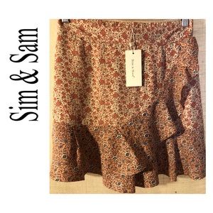 SIM & SAM SKIRT SIZE SMALL NWT